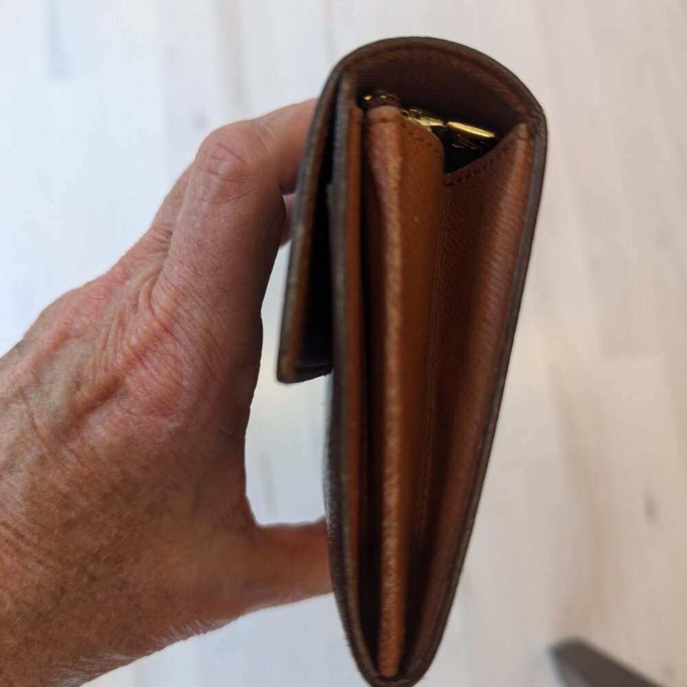 Louis Vuitton Monogram Sarah Wallet - Picture 7 of 7